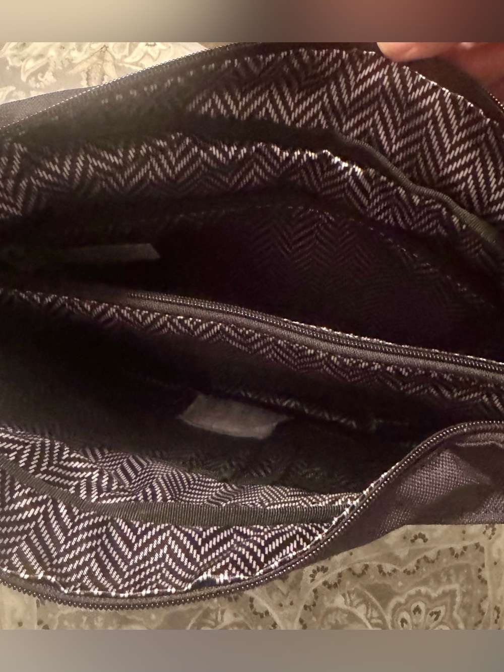 OGIO Black Messenger Bag with Button Accent NWT - Picture 4 of 4
